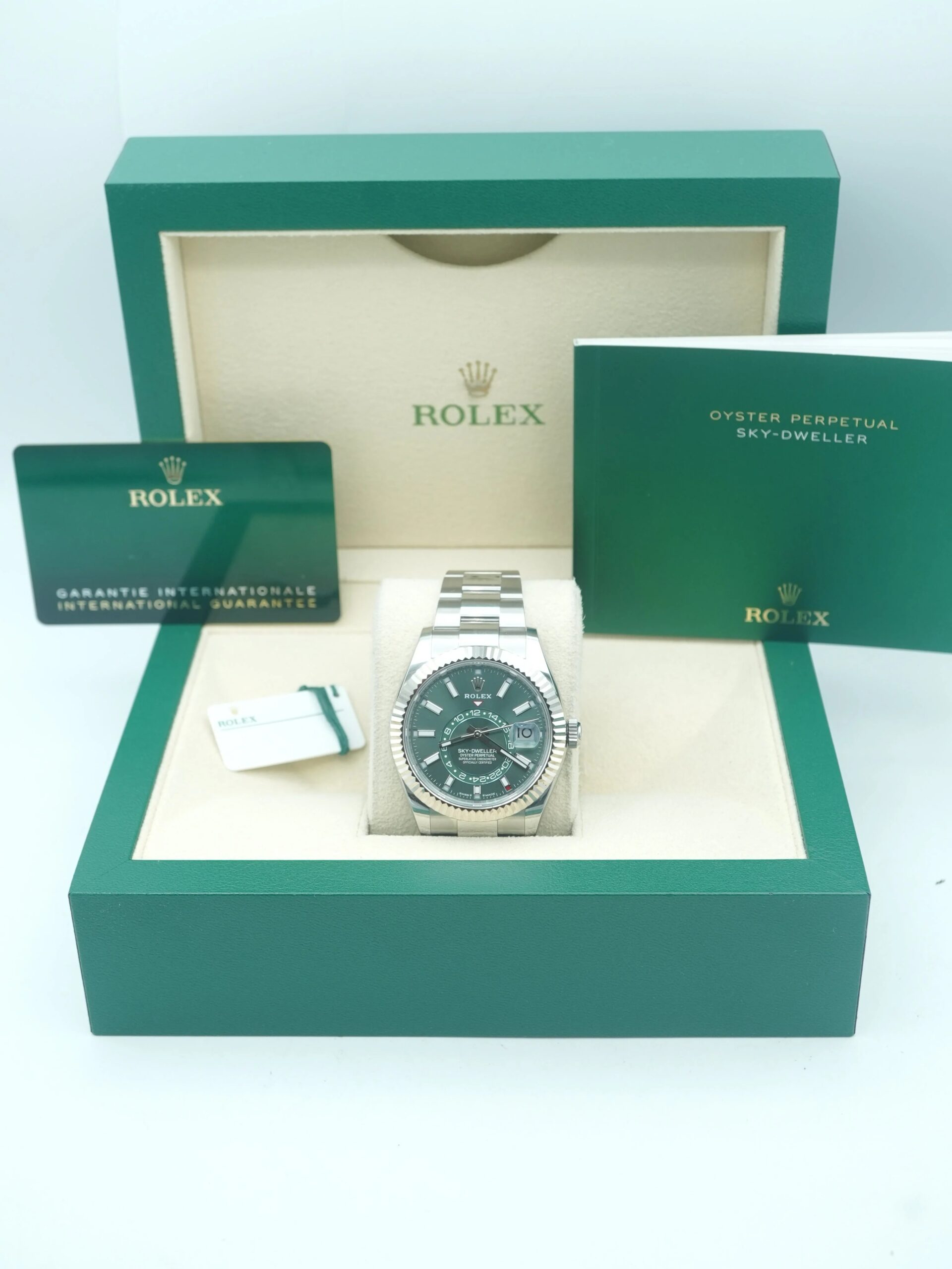 Rolex Sky-Dweller 42 mm / Gold Green Dial - Imagem 2