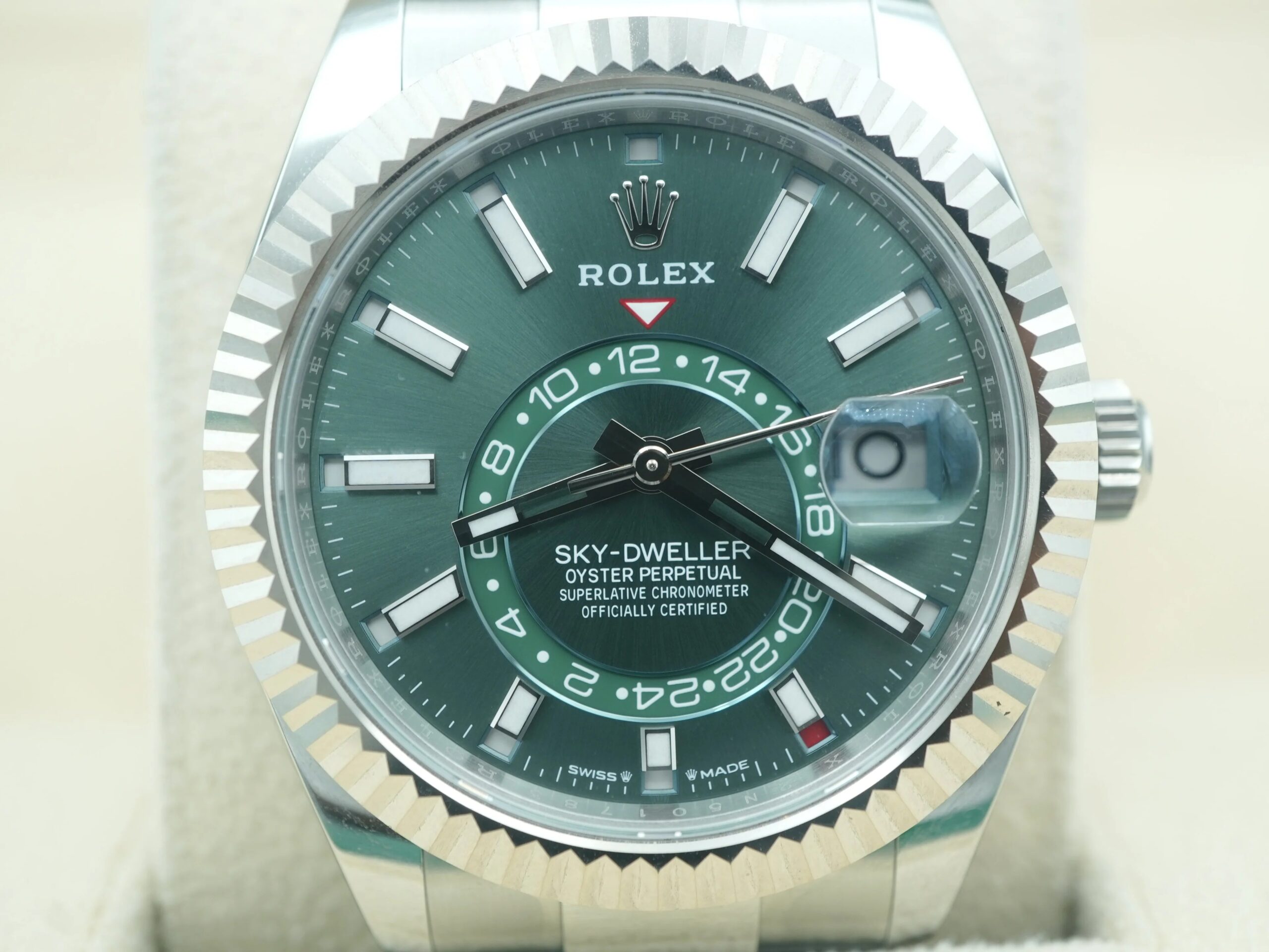 Rolex Sky-Dweller 42 mm / Gold Green Dial - Imagem 7