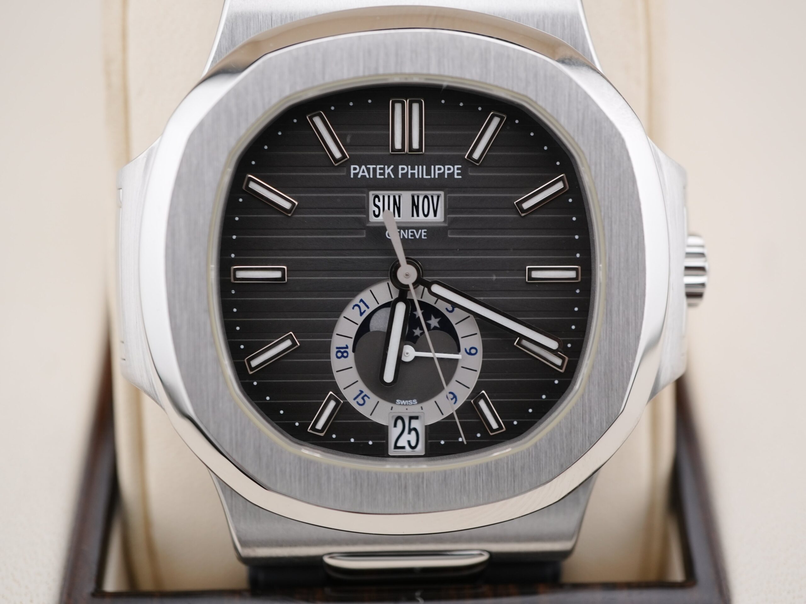 Patek Philippe 40,5 mm Nautilus / Noir - Imagem 3