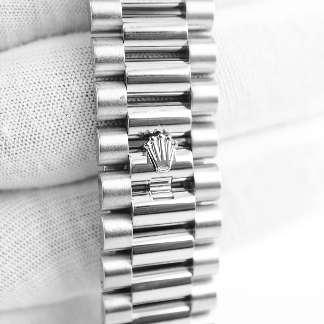 Day-Date 40 mm / White Gold Blue - Roman – Bild 6