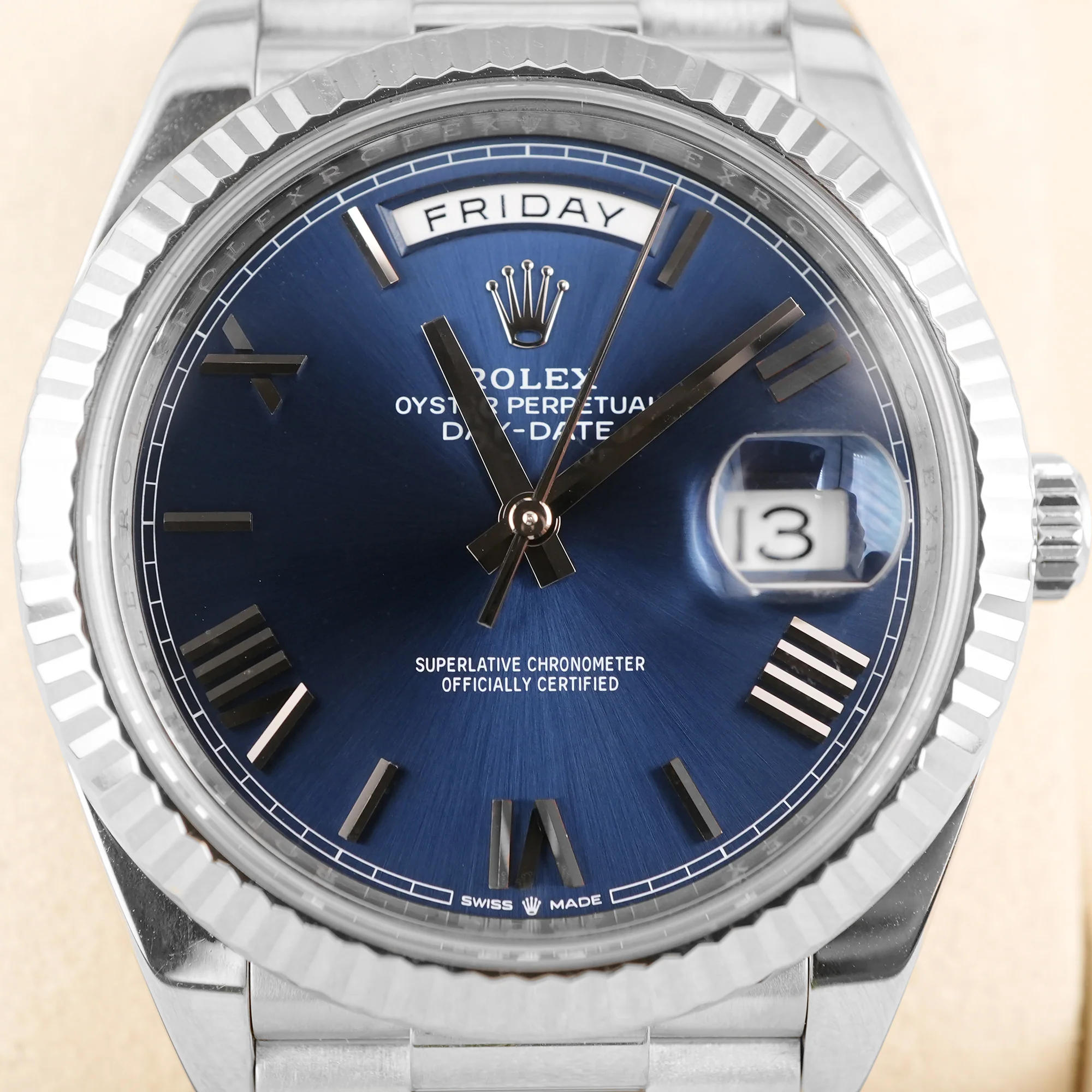 Day-Date 40 mm / White Gold Blue - Roman – Bild 4