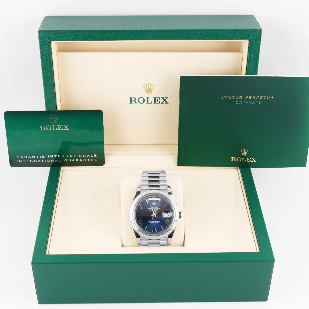 Day-Date 40 mm / White Gold Blue - Roman – Bild 3